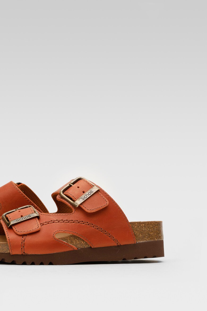 
                Scholl - Skórzane klapki czerwone - 5903698862651