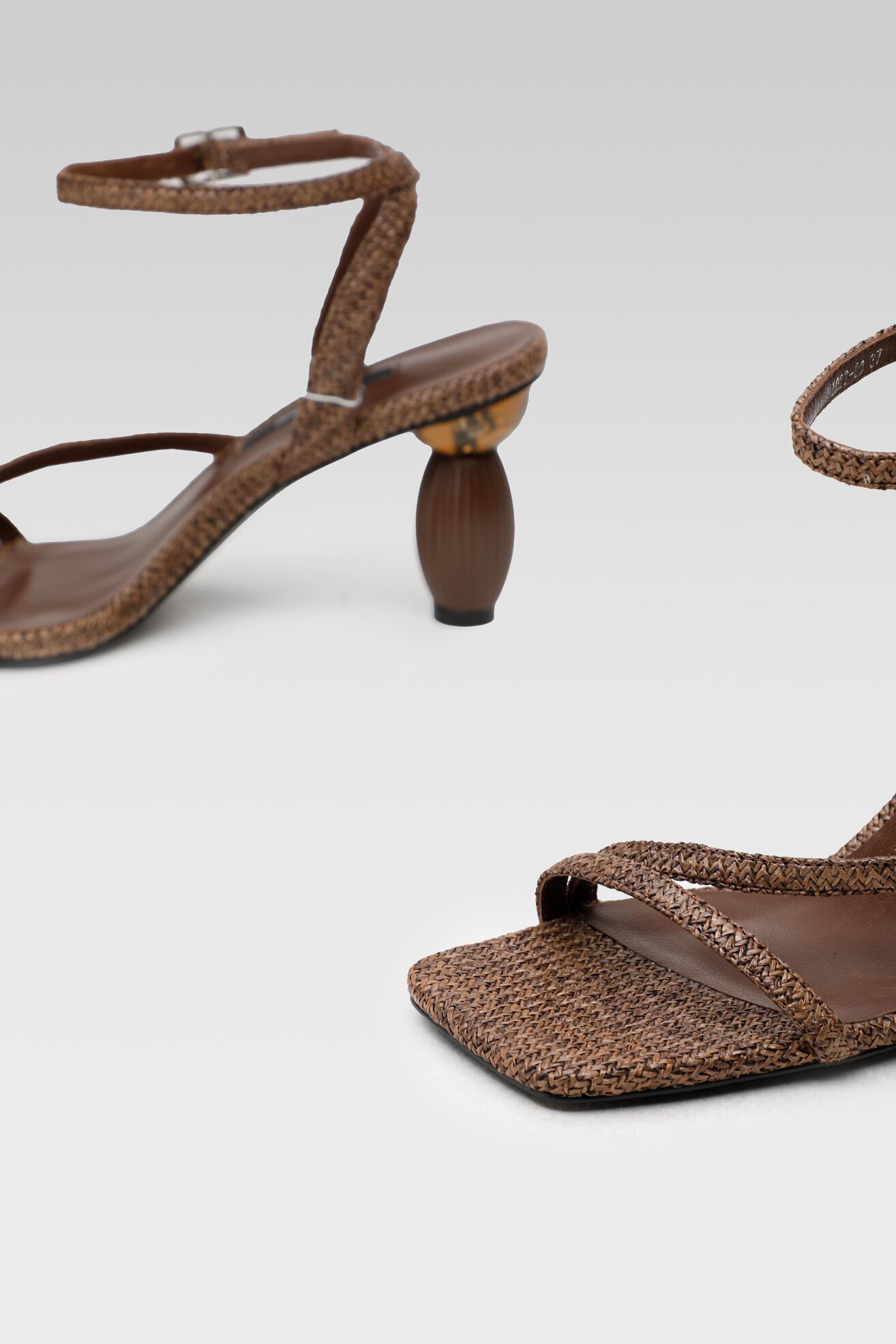 Sandały Gino Rossi V1023-03 Brązowy