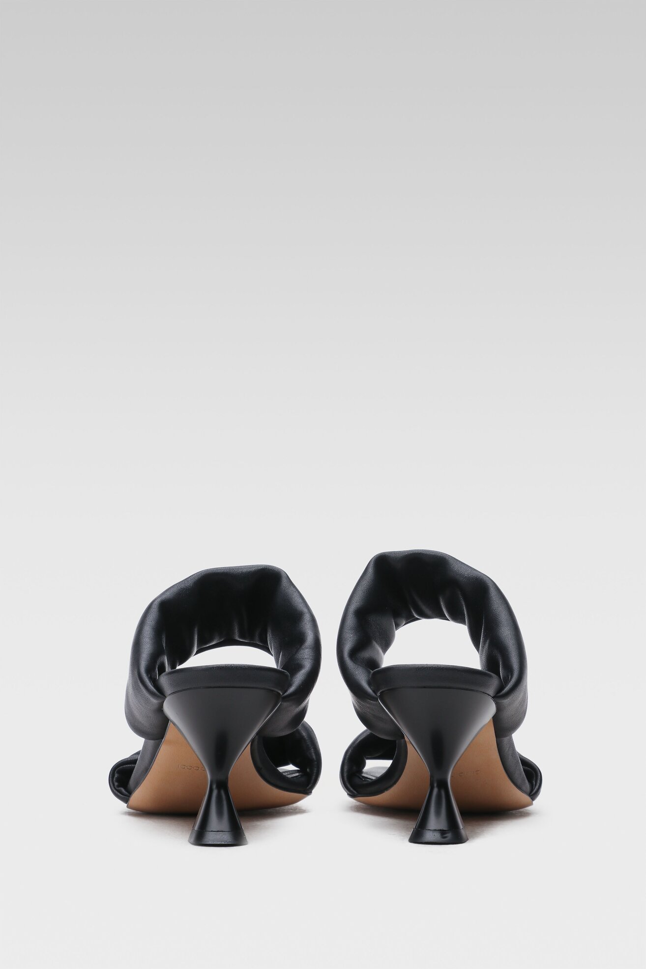 Klapki Gino Rossi 22903 Czarny