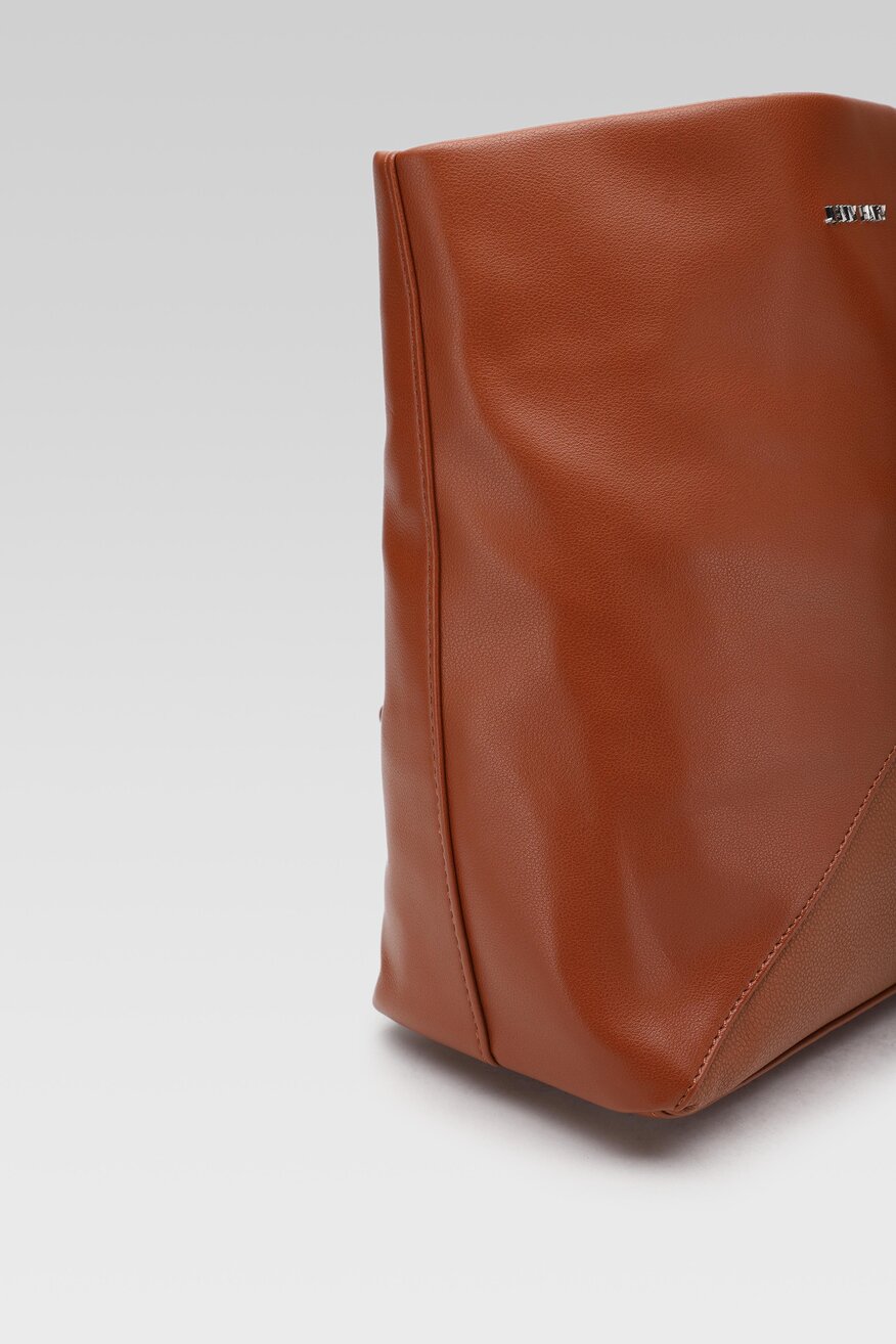 
                Дамска чанта Jenny Fairy КАМЕЛ - 5903698832616