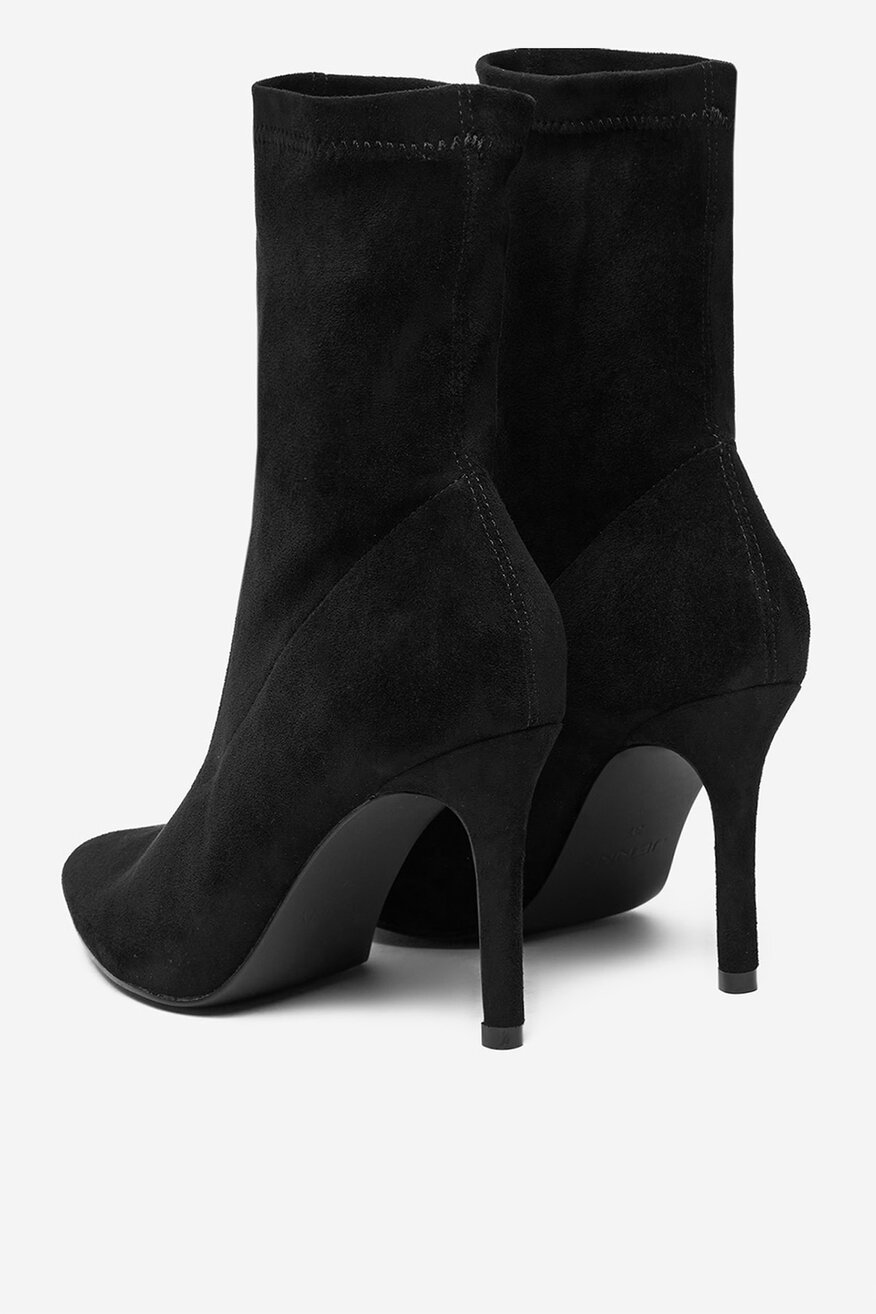 
                Kratke čizme Jenny CRNA - 5906751446287