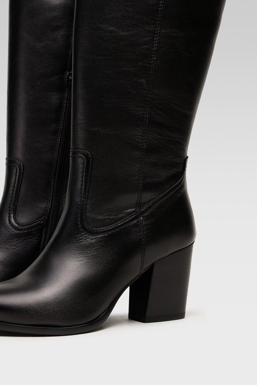 
                Lasocki - Skórzane kozaki szpice - 5904248098421