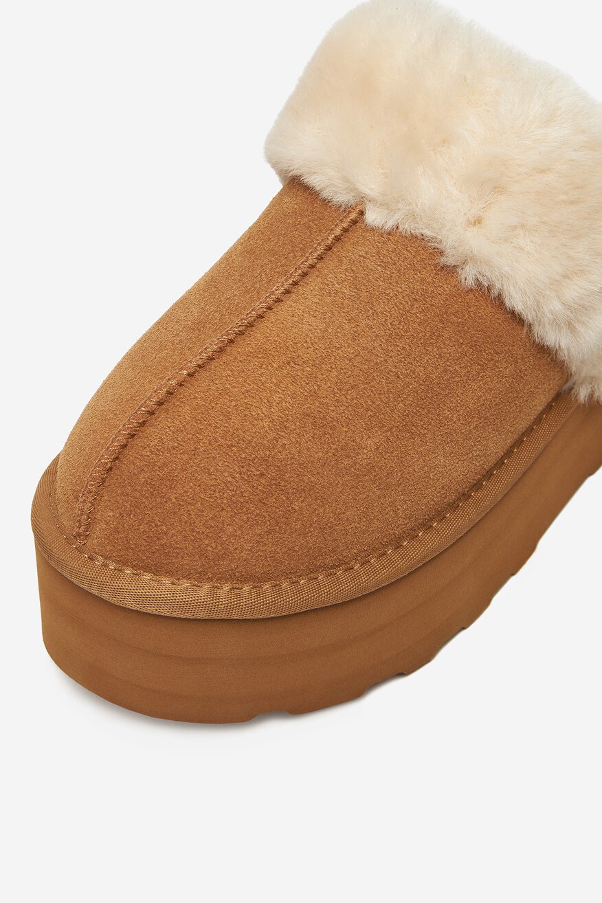 
                DeeZee - Kapcie ocieplane - 5904410892215