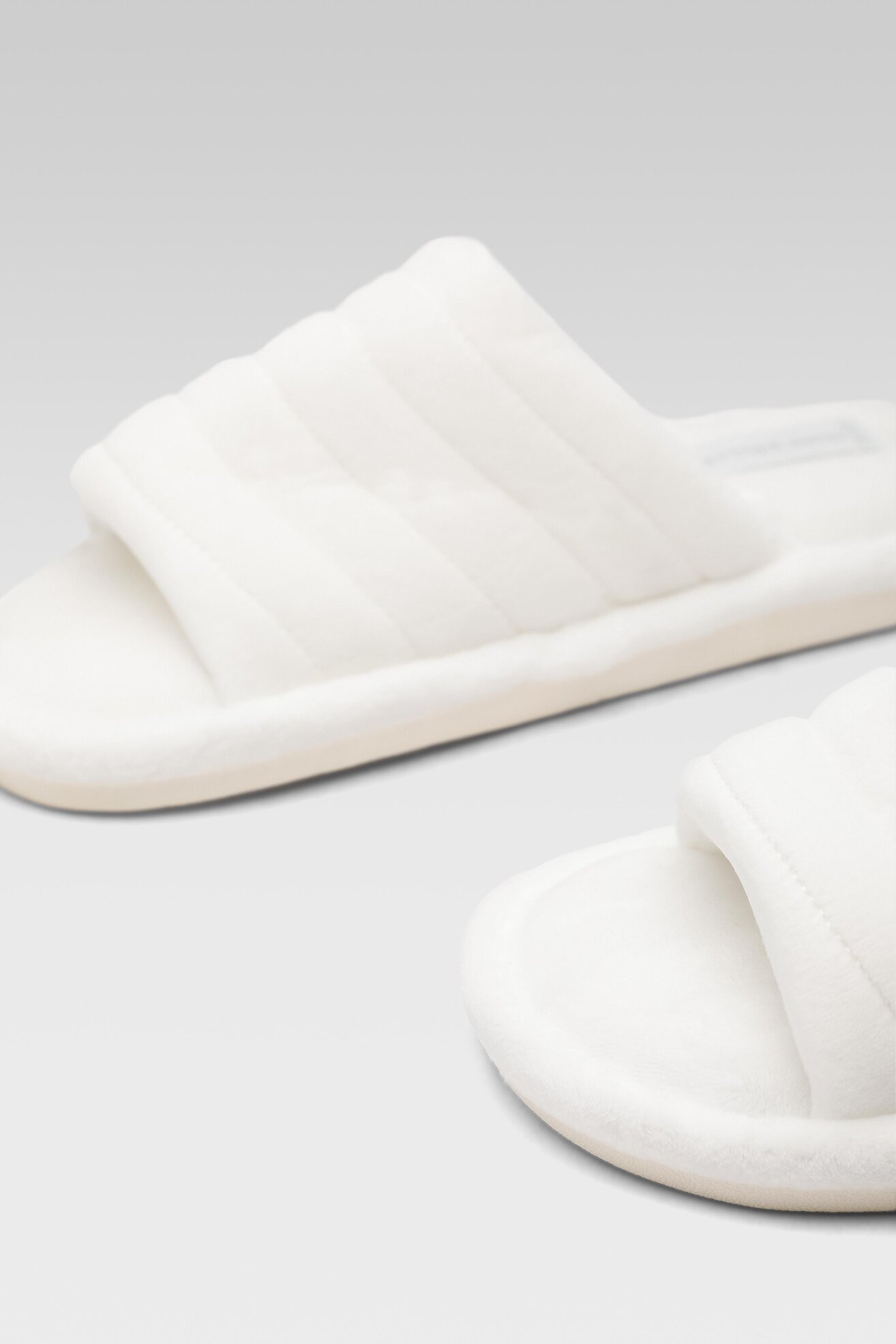 Kapcie Home&Relax B70358 Biały