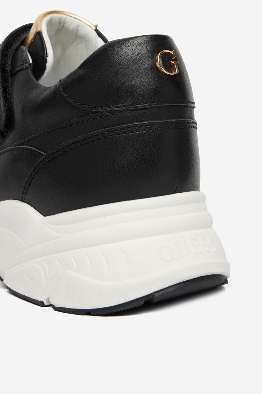 
                Сникърси GUESS KIDS ЧЕРЕН - 5906751791622