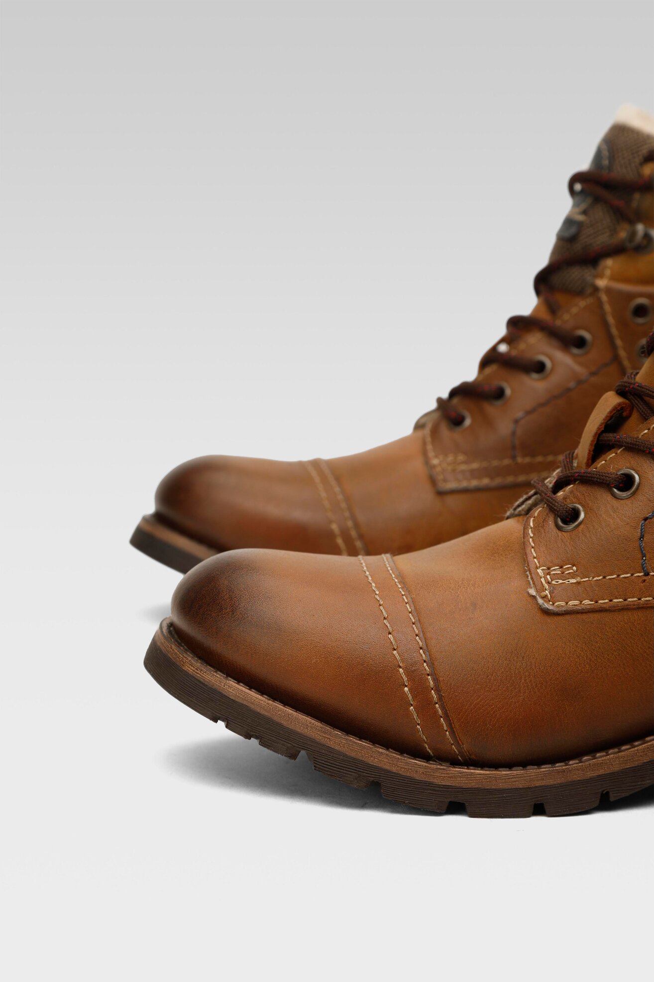 Trzewiki Bugatti 325-61157-2900-6300 Brązowy