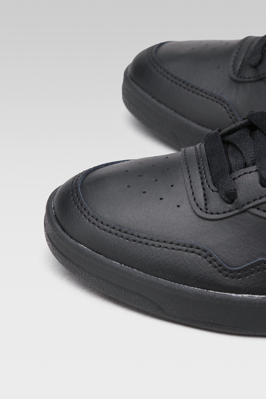 
                Reebok - ROYAL TECHQUE T - 2230035249640