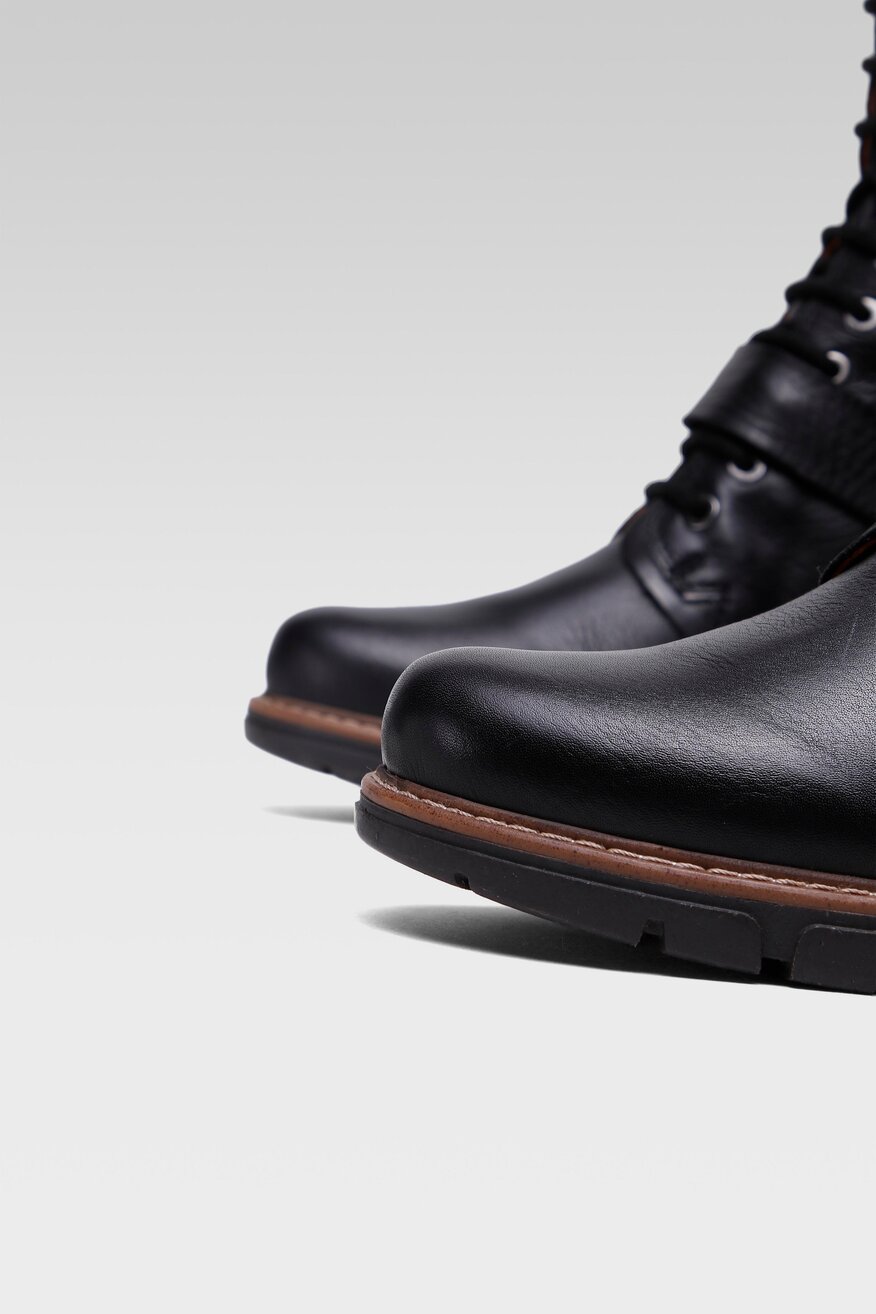 
                Pikolinos - Skórzane kozaki czarne - 5903698927657