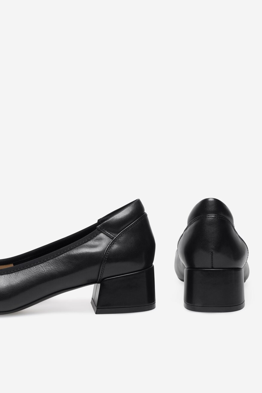 
                Туфлі-Човники Gino Rossi ЧОРНИЙ - 5905588557210