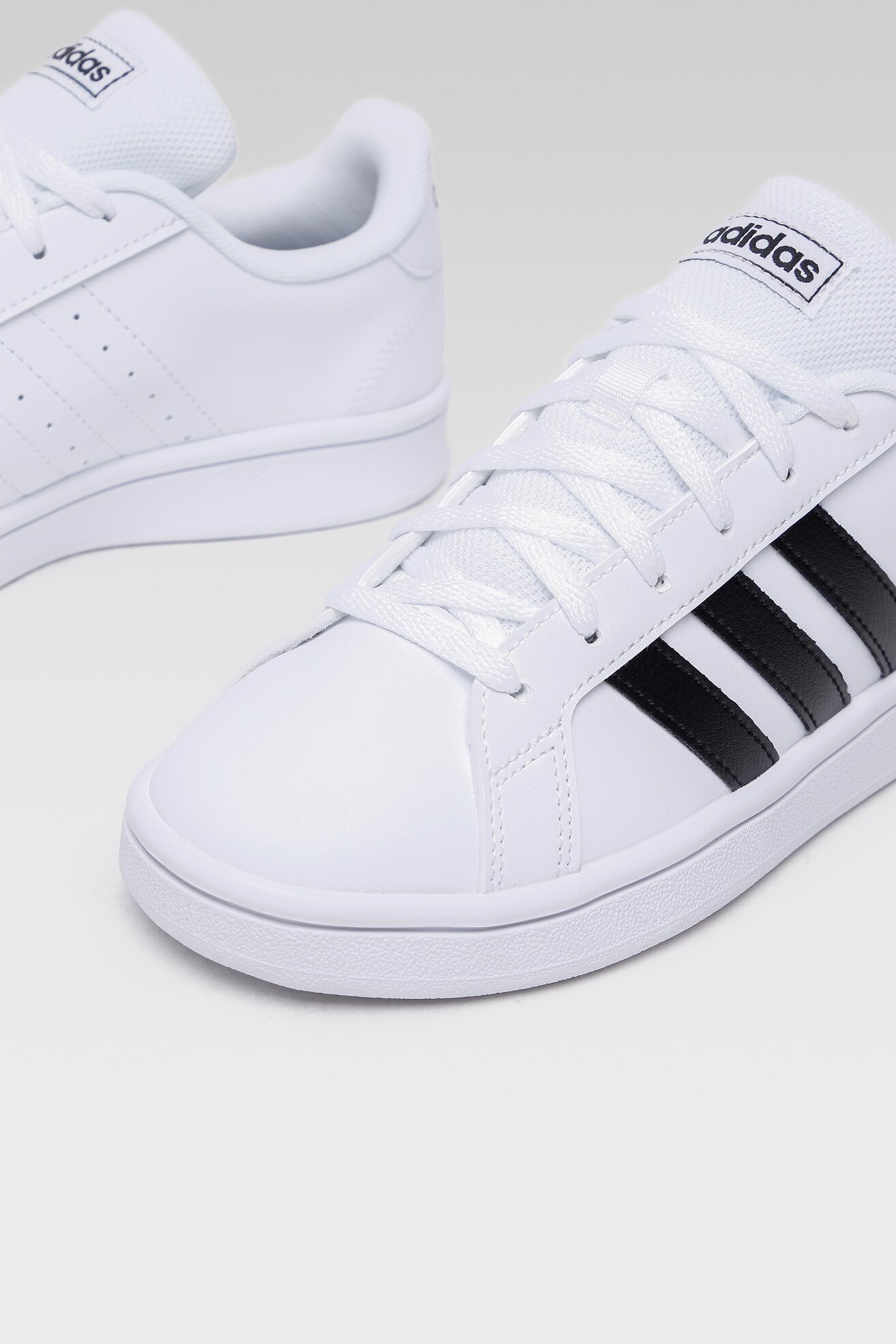 Obuwie sportowe adidas GRAND COURT BASE EE7968 Biały