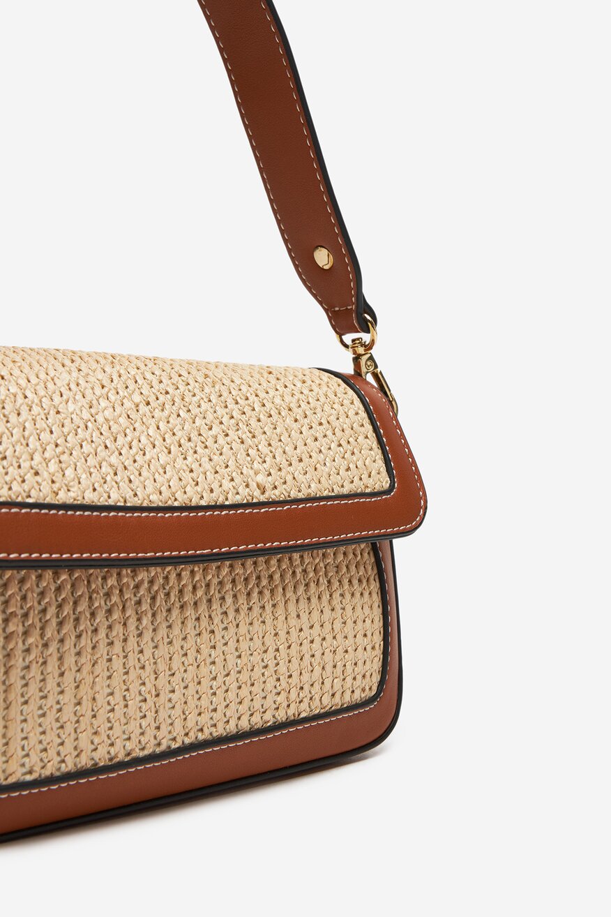 
                Дамска чанта DeeZee КАМЕЛ - 5906751071977