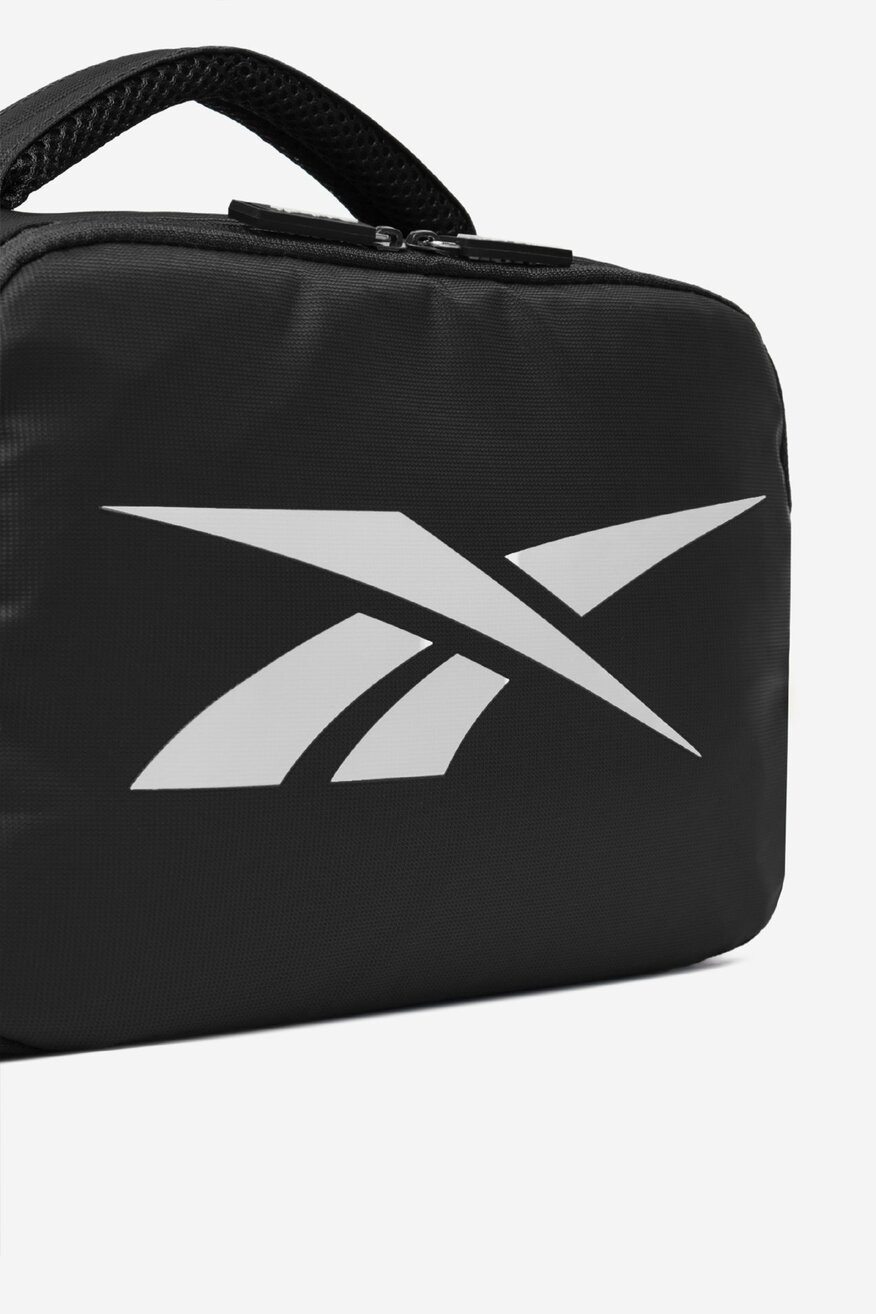 
                Козметична чантичка Reebok ЧЕРЕН - 5906751941591