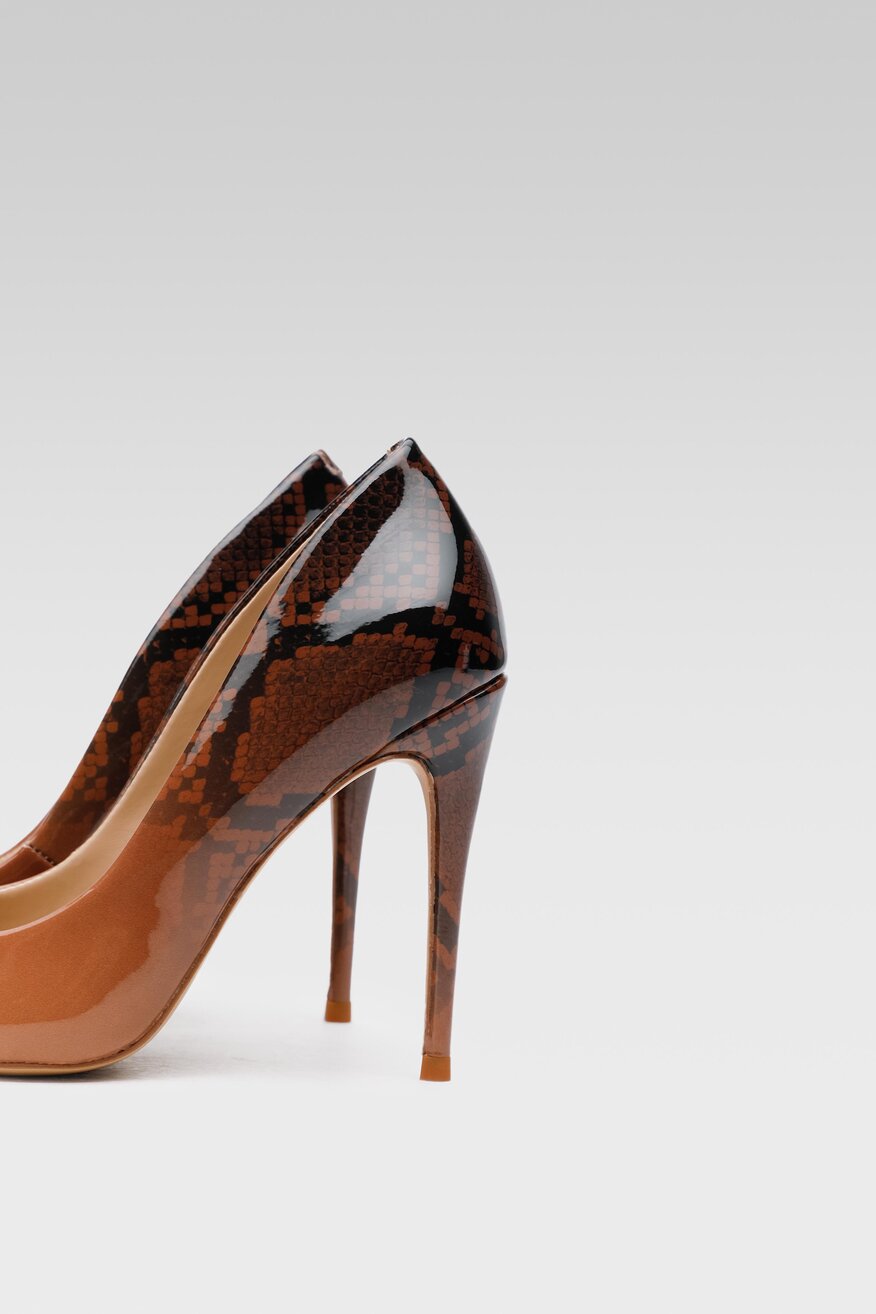 
                Aldo - Czółenka lakierowane na szpilce - 5904248828608