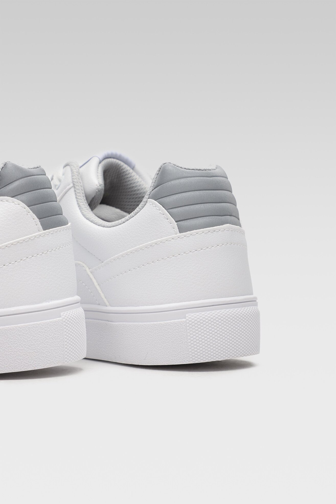 Obuwie sportowe Sprandi MP40-20213Y Biały