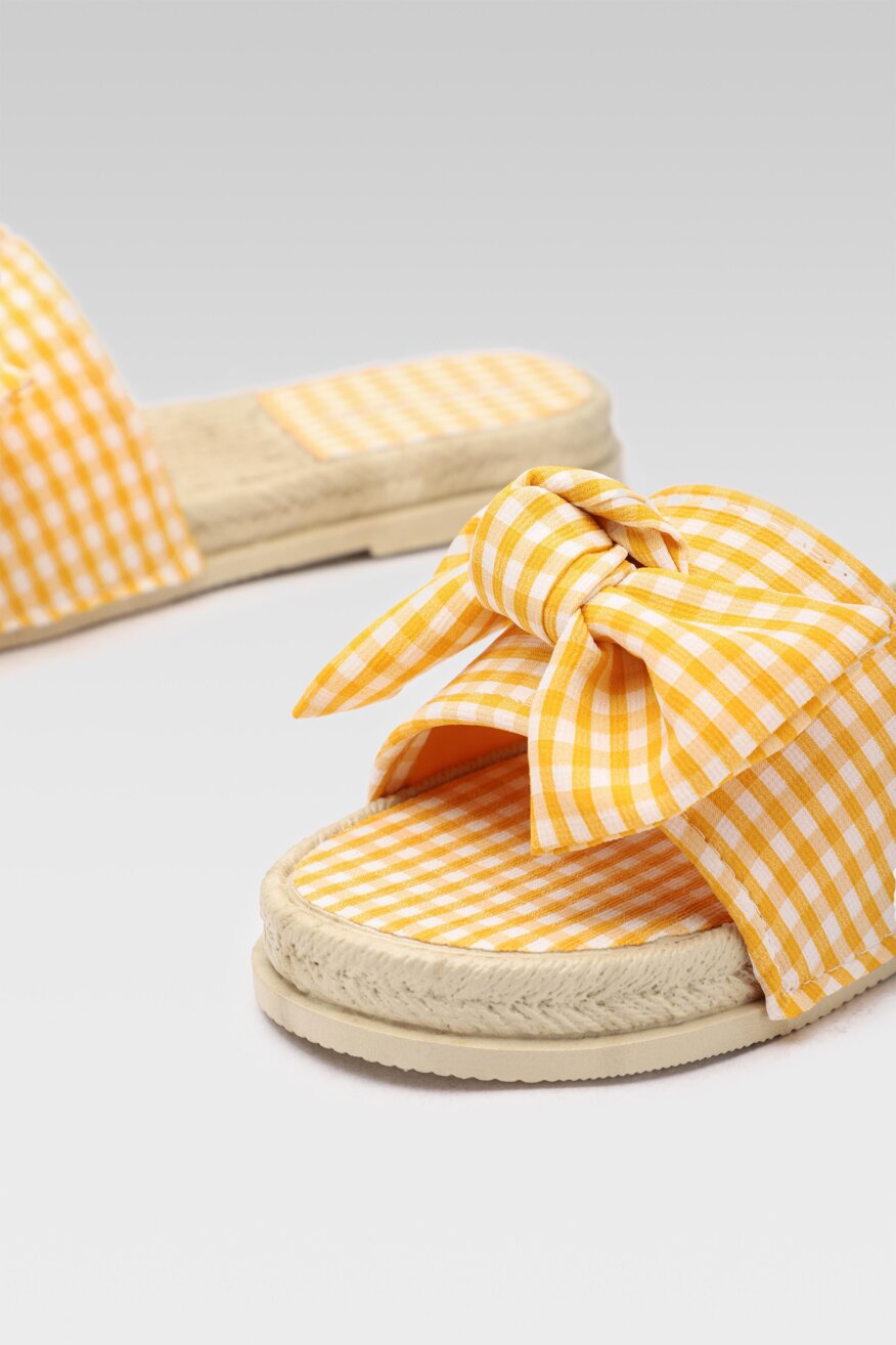 
                Jenny Fairy - Klapki z aplikacją żółte - 5903698696041