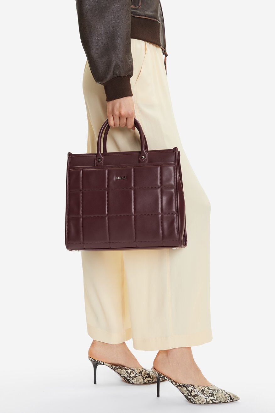 
                Kézitáska Mexx BORDÓ - 5906751272121