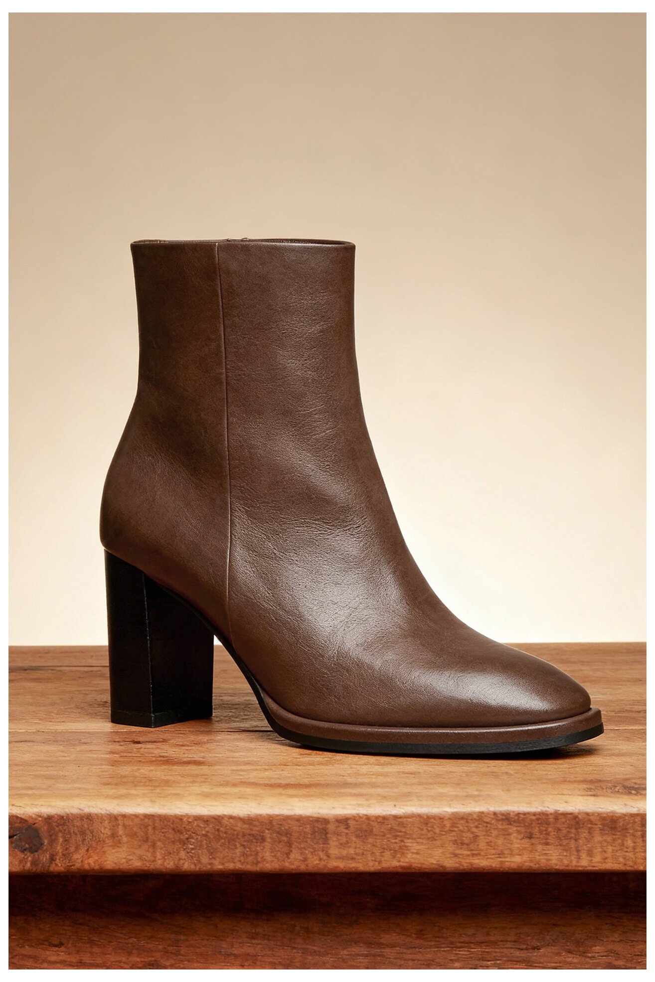 Bokacsizma Gino Rossi EO-LORA-0121991 BARNA