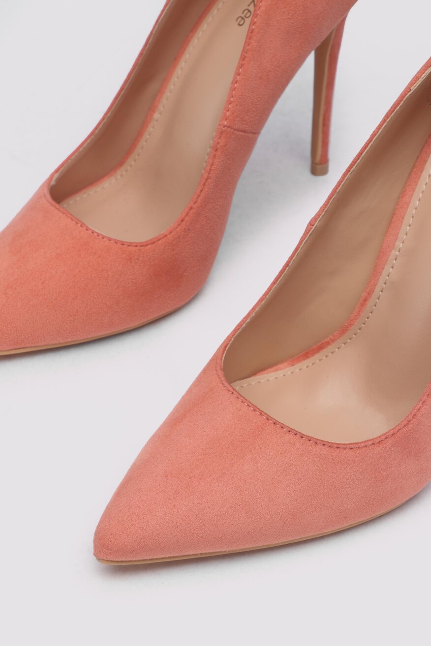 
                DeeZee - Czółenka na obcasie szpice - 5903698316642