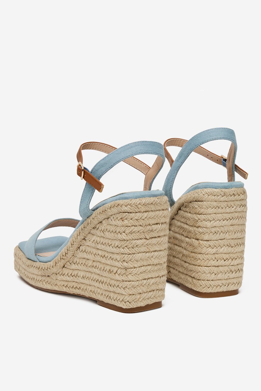 
                DeeZee - Espadryle na koturnie - 5904410845174