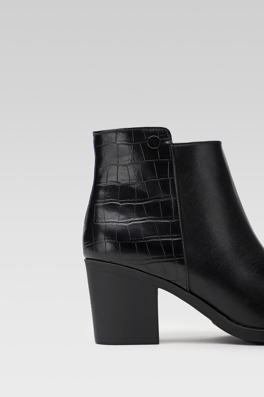 
                Clara Barson - Botki na obcasie czarne - 5903698739885