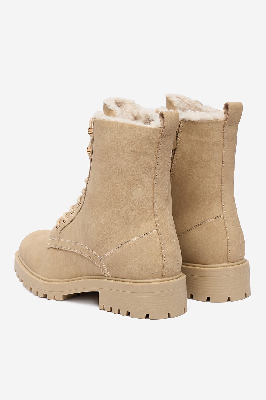 
                Боти DeeZee БЕЖОВ - 5904410910490