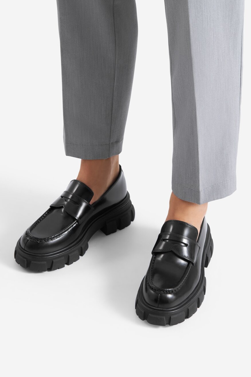 
                Badura - Loafersy skórzane - 5905588814924