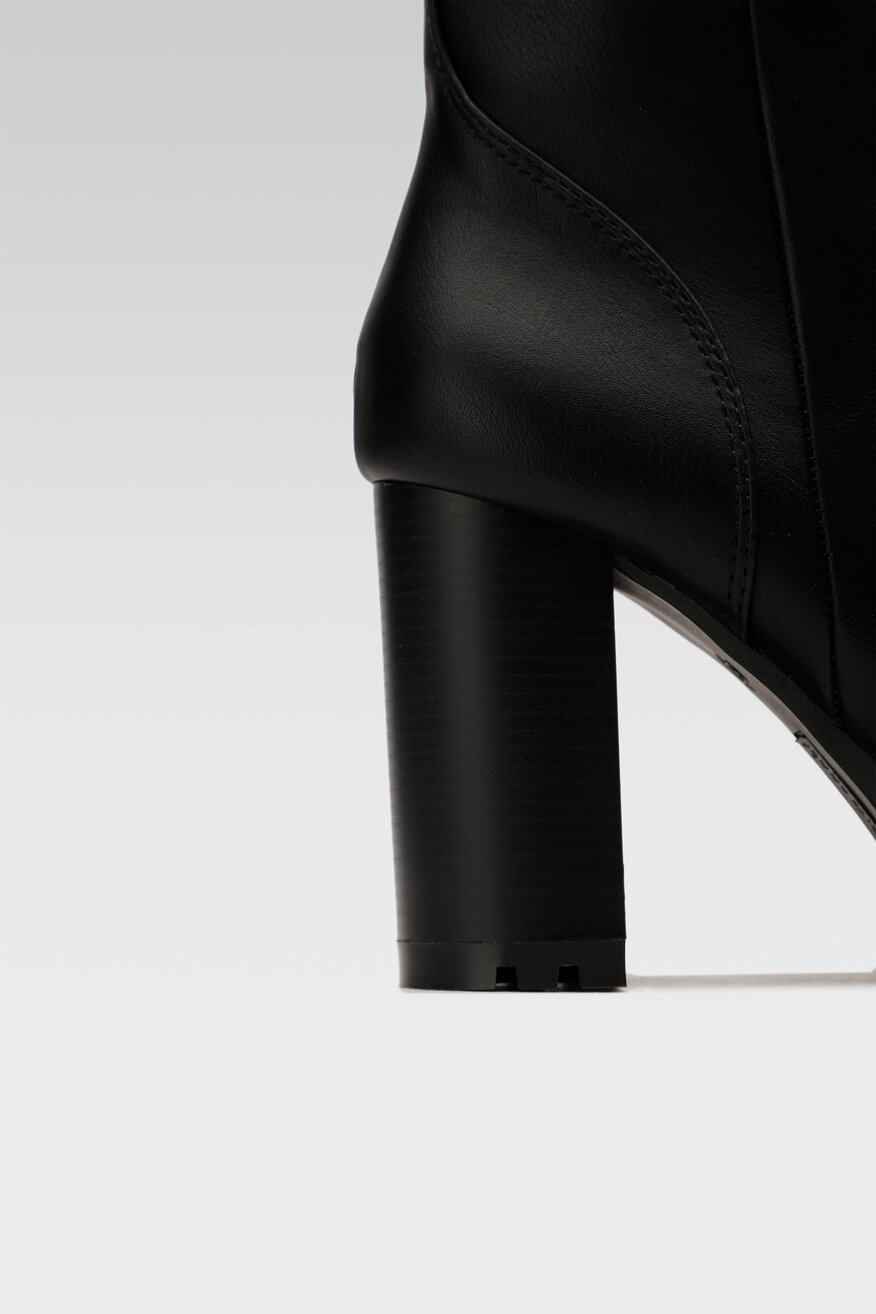 
                Jenny Fairy - Botki na słupku - 5904862241838