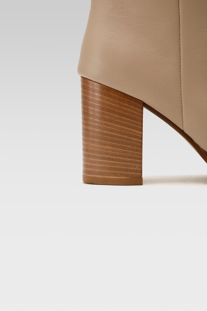 
                Gino Rossi - Skórzane kozaki pastelowe - 5904248005641