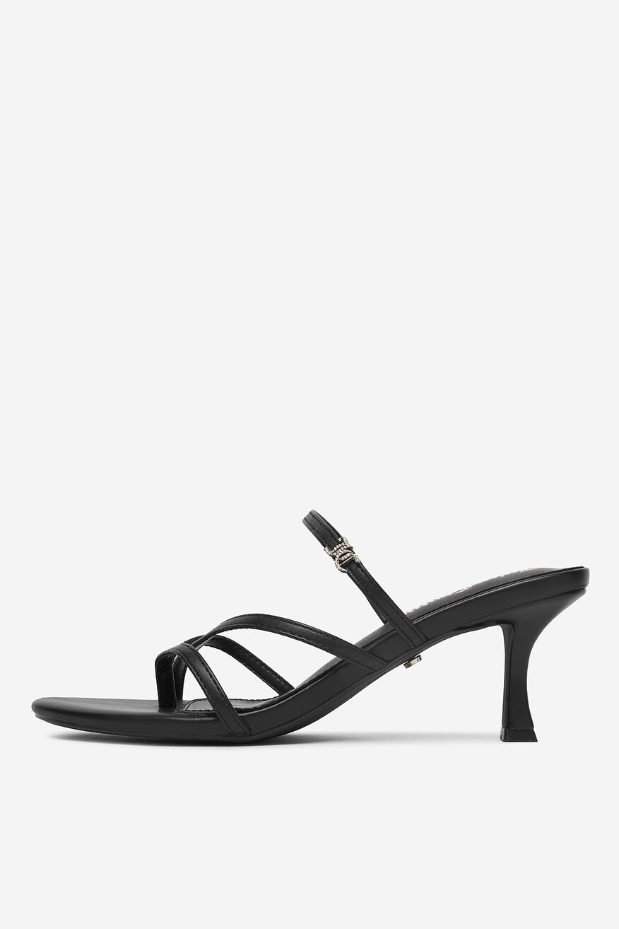 
                Шльопанець Juicy Couture ЧОРНИЙ - 5907964049418