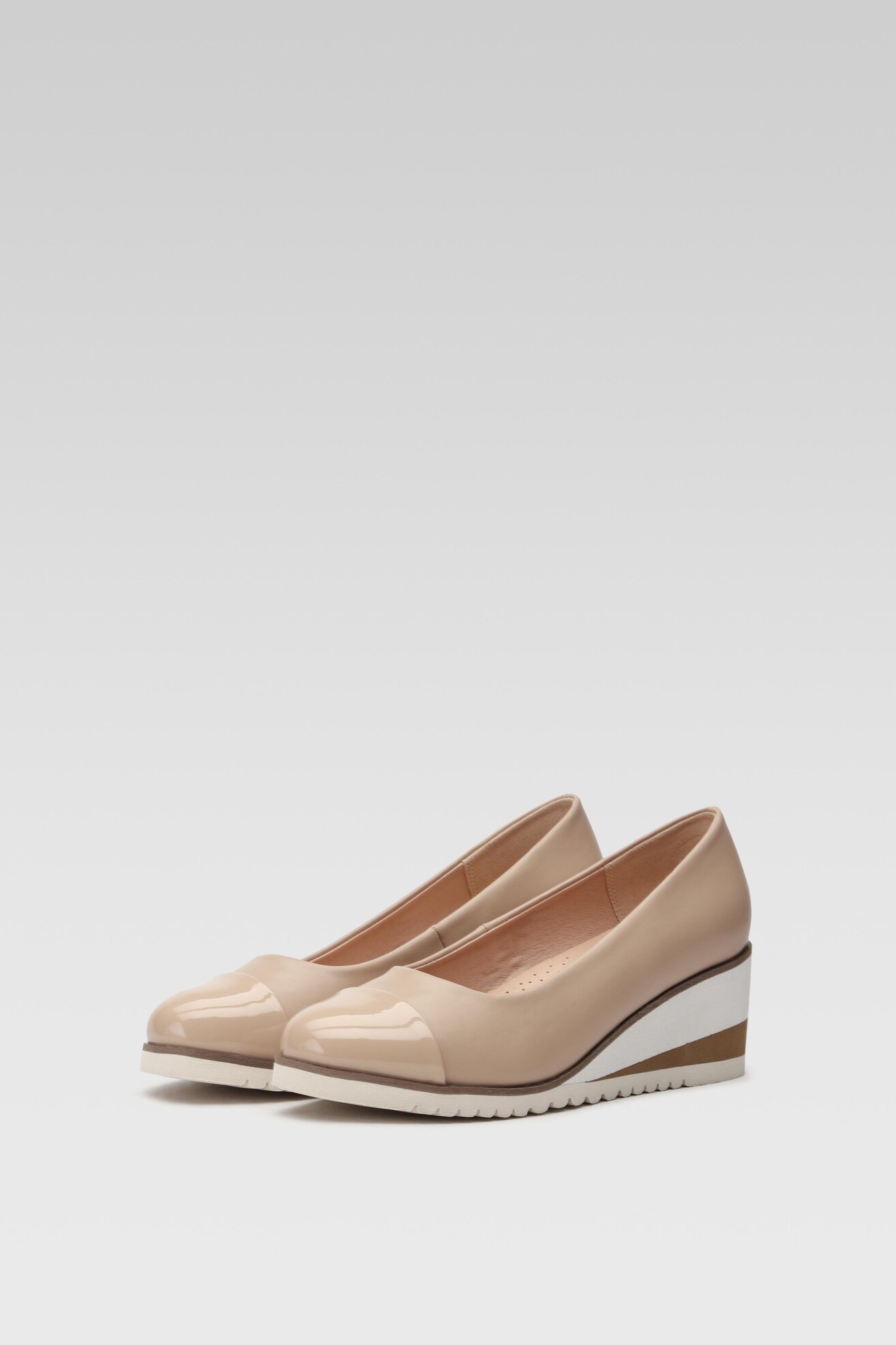 Félcipő Clara Barson WYL3396-2 BÉZS