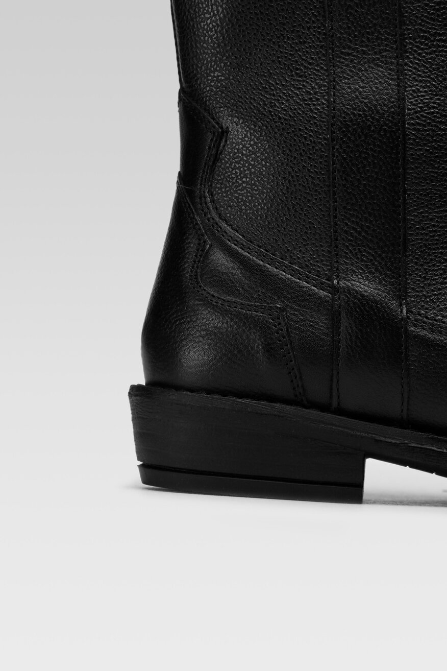 
                Lasocki Young - Skórzane kowbojki czarne - 5904248132620