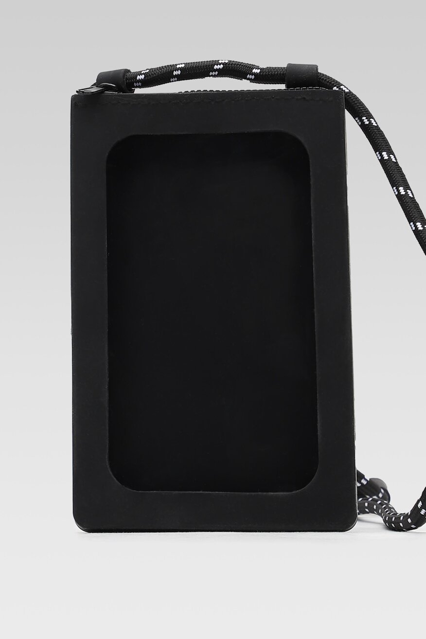 
                ACCCESSORIES - Etui na telefon czarne - 5903698817521