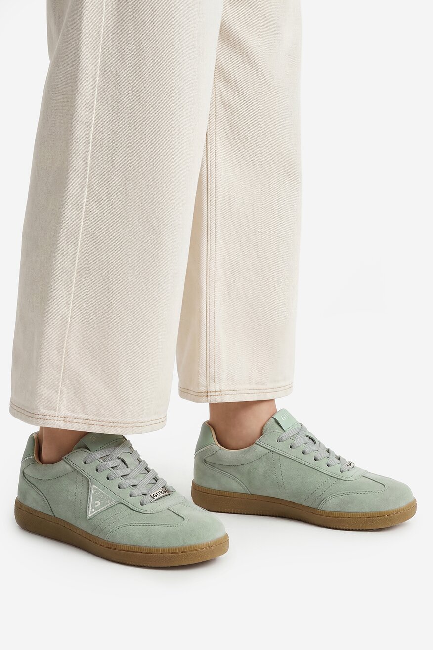 
                        Сникърси GUESS CEO-CI12-3210-02(DZ) СИН - 5906751872130