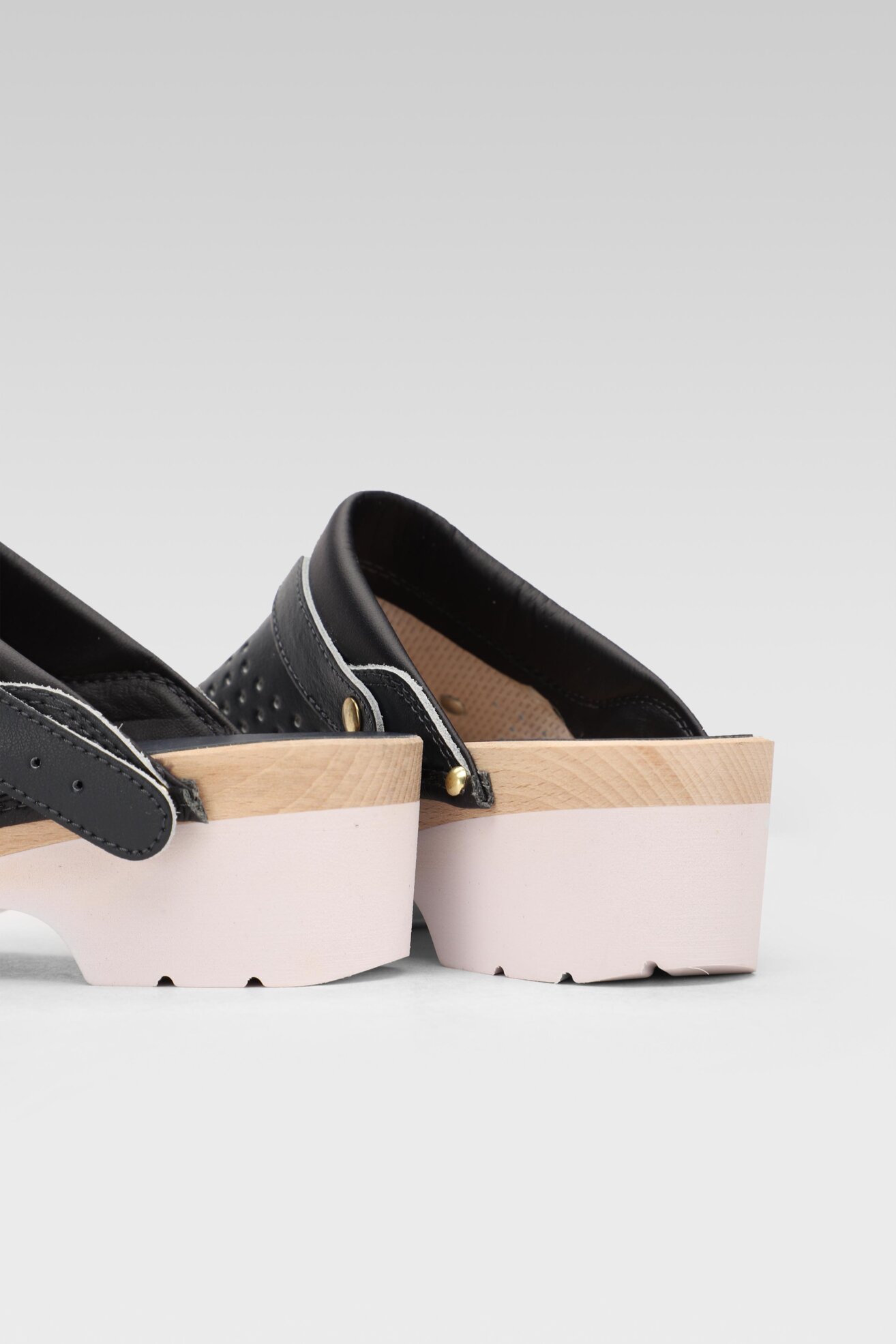 Klapki Scholl F20176 CLOG 1040 Granatowy