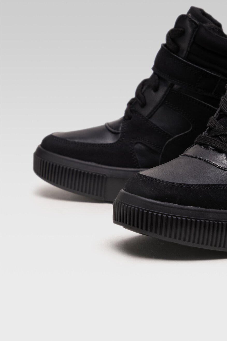 
                Quazi - Trzewiki czarne - 5904248357900