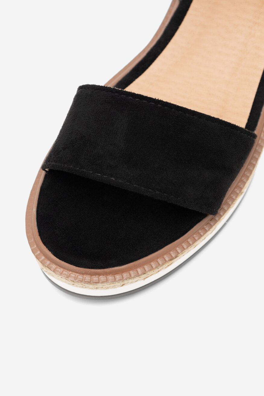 
                Сандали DeeZee ЧЕРЕН - 5904862754642