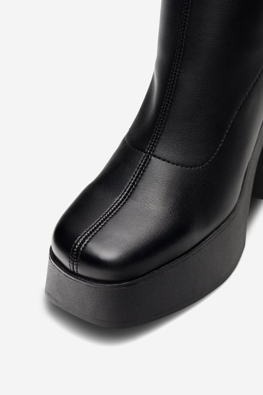 
                Ghete DeeZee NEGRU - 5905588049128