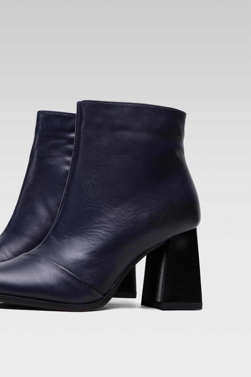 
                Lasocki - Skórzane botki granatowe - 5904248098179