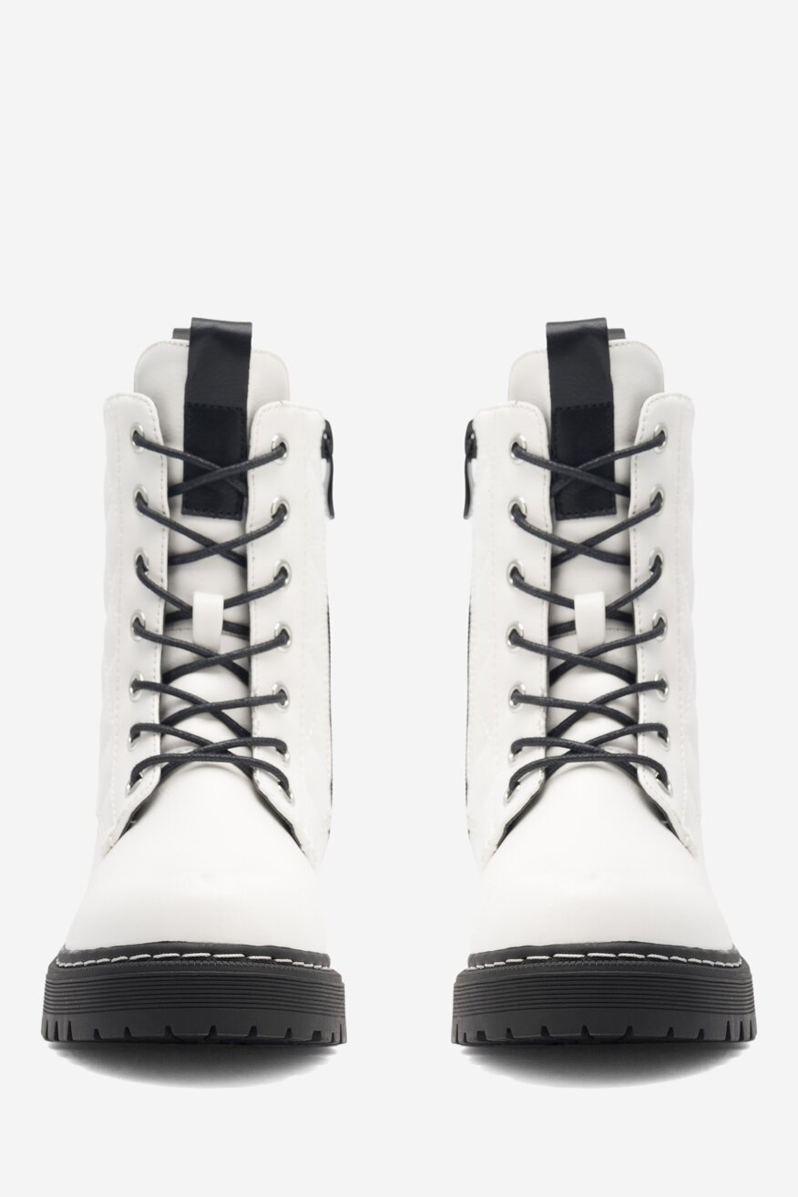 
                Боти DeeZee БЯЛ - 5904862985138