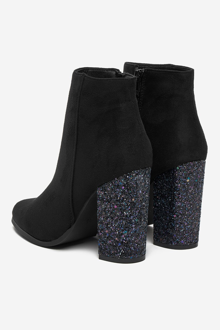 
                Боти DeeZee ЧЕРЕН - 5904410890020