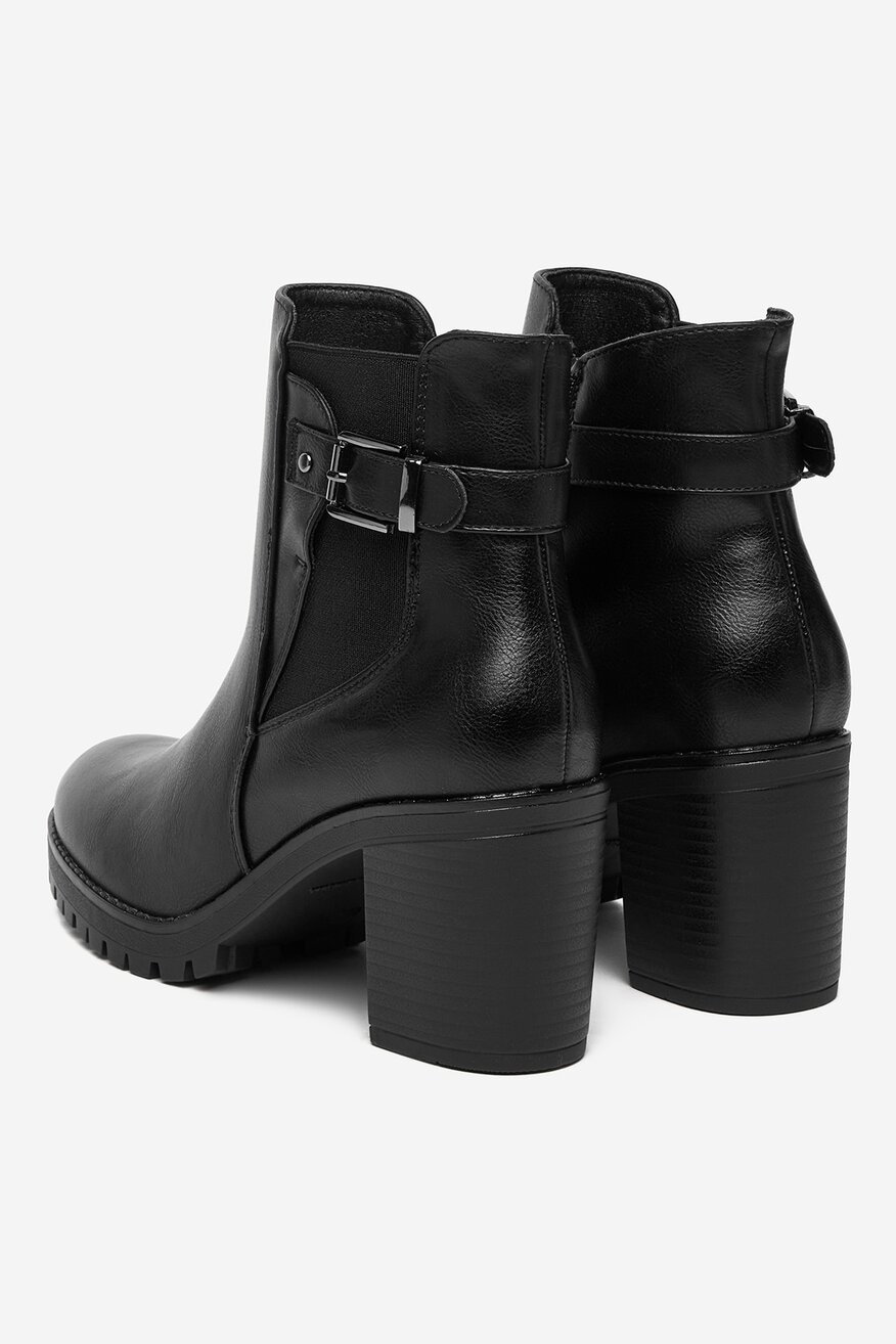 
                Kratke čizme Clara Barson CRNA - 5906751345054