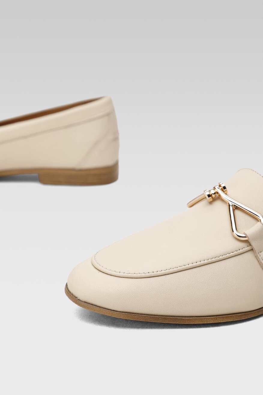 Inuovo - Mokasyny skórzane z aplikacją - 5904248728571