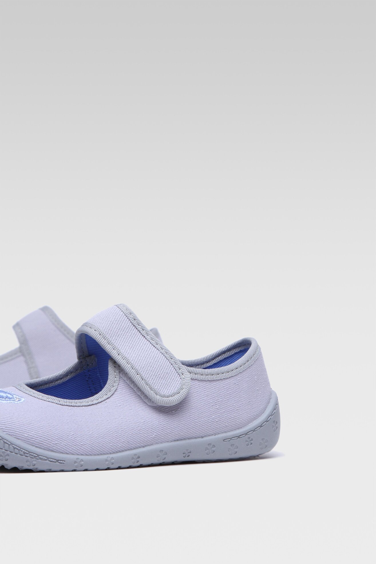 Kapcie MB MB 4R3/18A Szary jasny