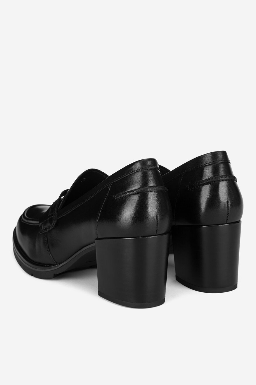 Lasocki - Loafersy skórzane na obcasie - 5905588878650
