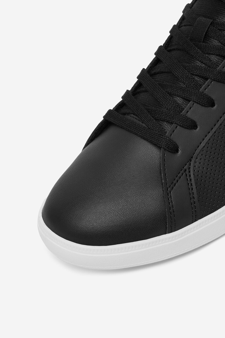 Спортни обувки LACOSTE ЧЕРЕН - 5906751536957