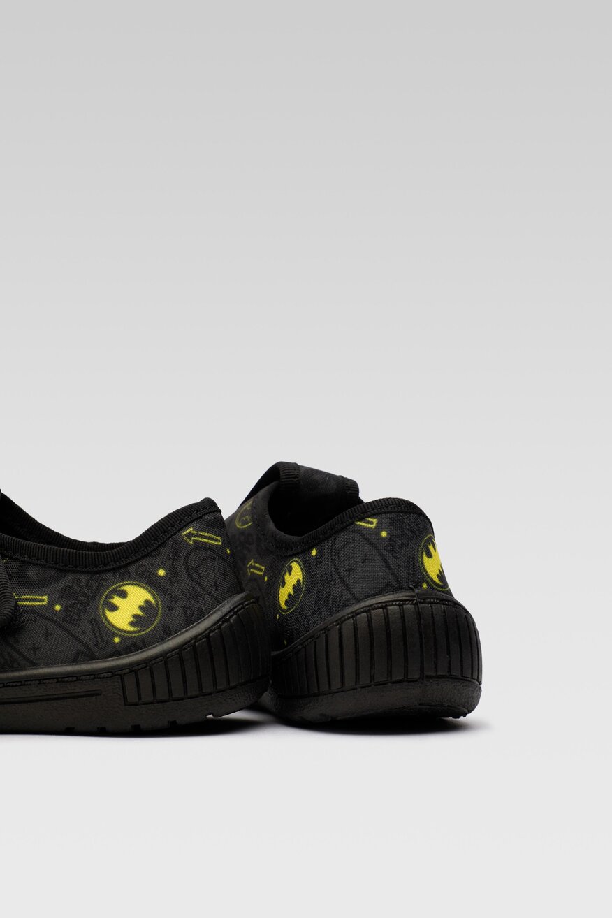 
                Batman - Kapcie na rzepy - 5904862158723