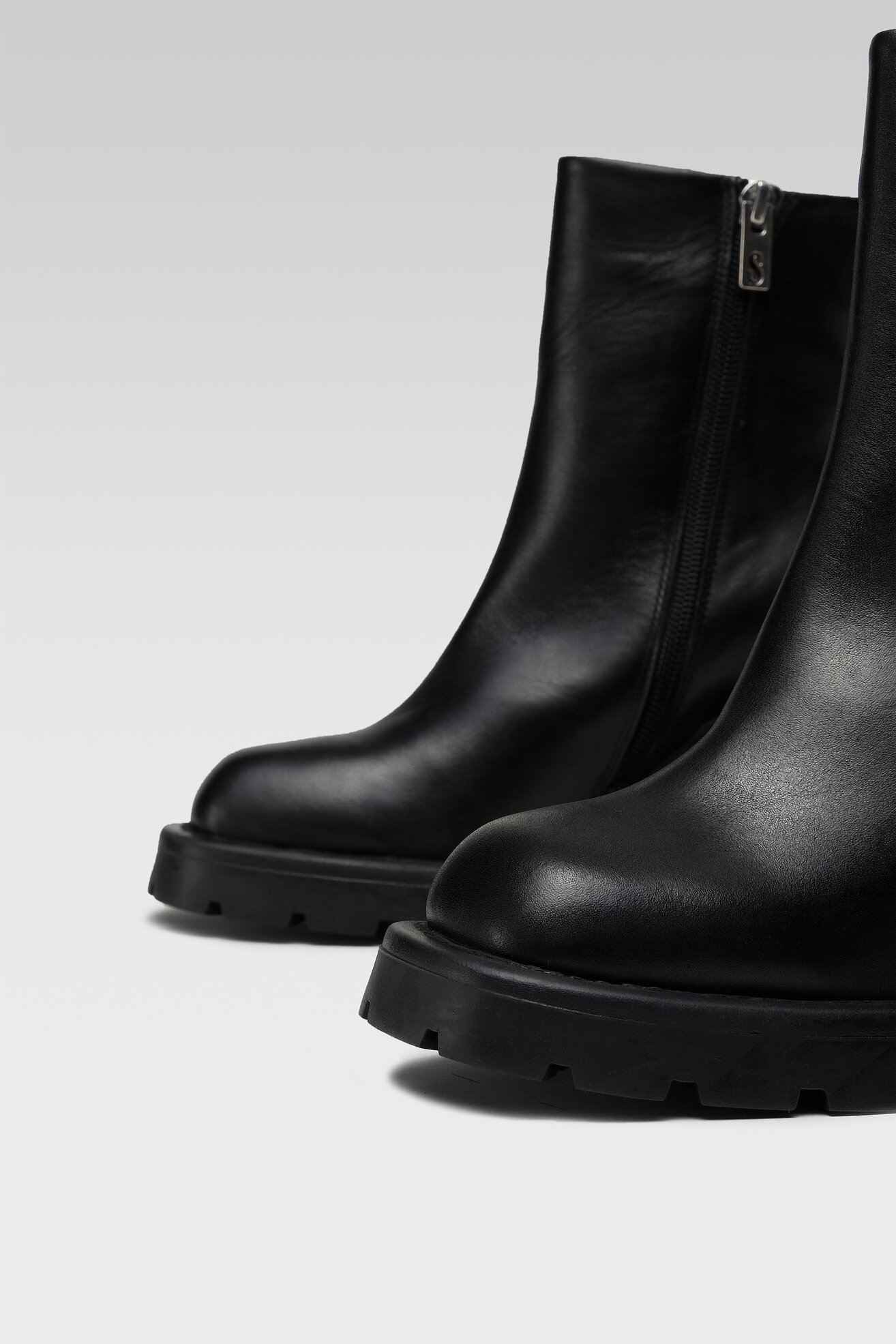 Botki SIMPLE SIMPLE-SL-18-02-000054 301 Czarny