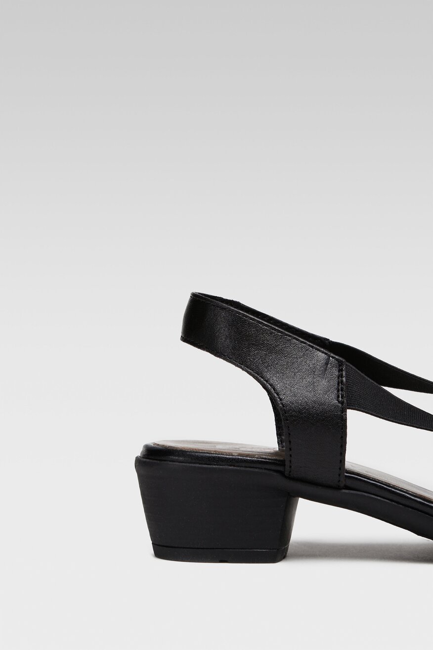 
                Сандалі Go Soft ЧОРНИЙ - 5904248657116