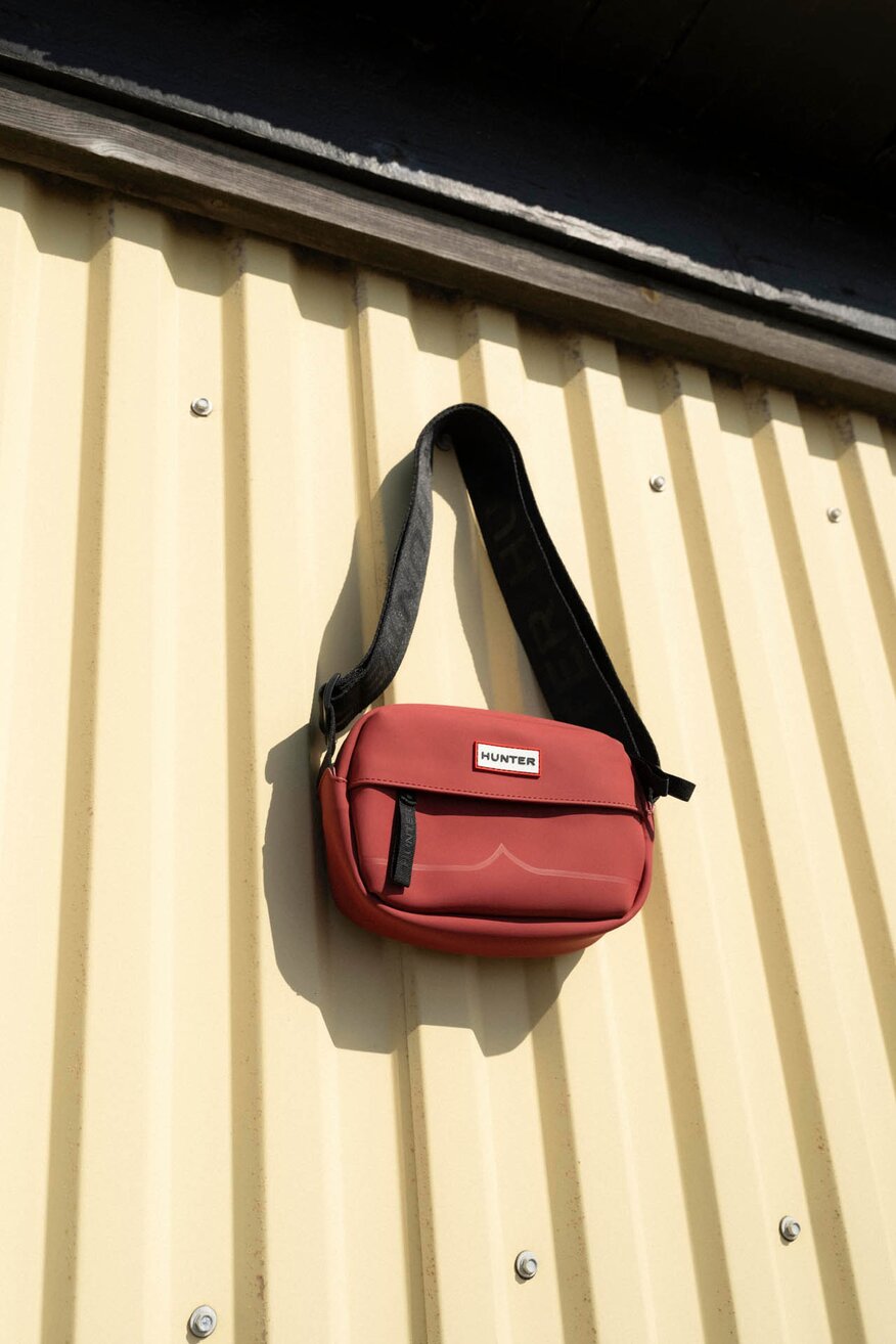 
                Geantă de mână HUNTER ROŞU - 5903419548826