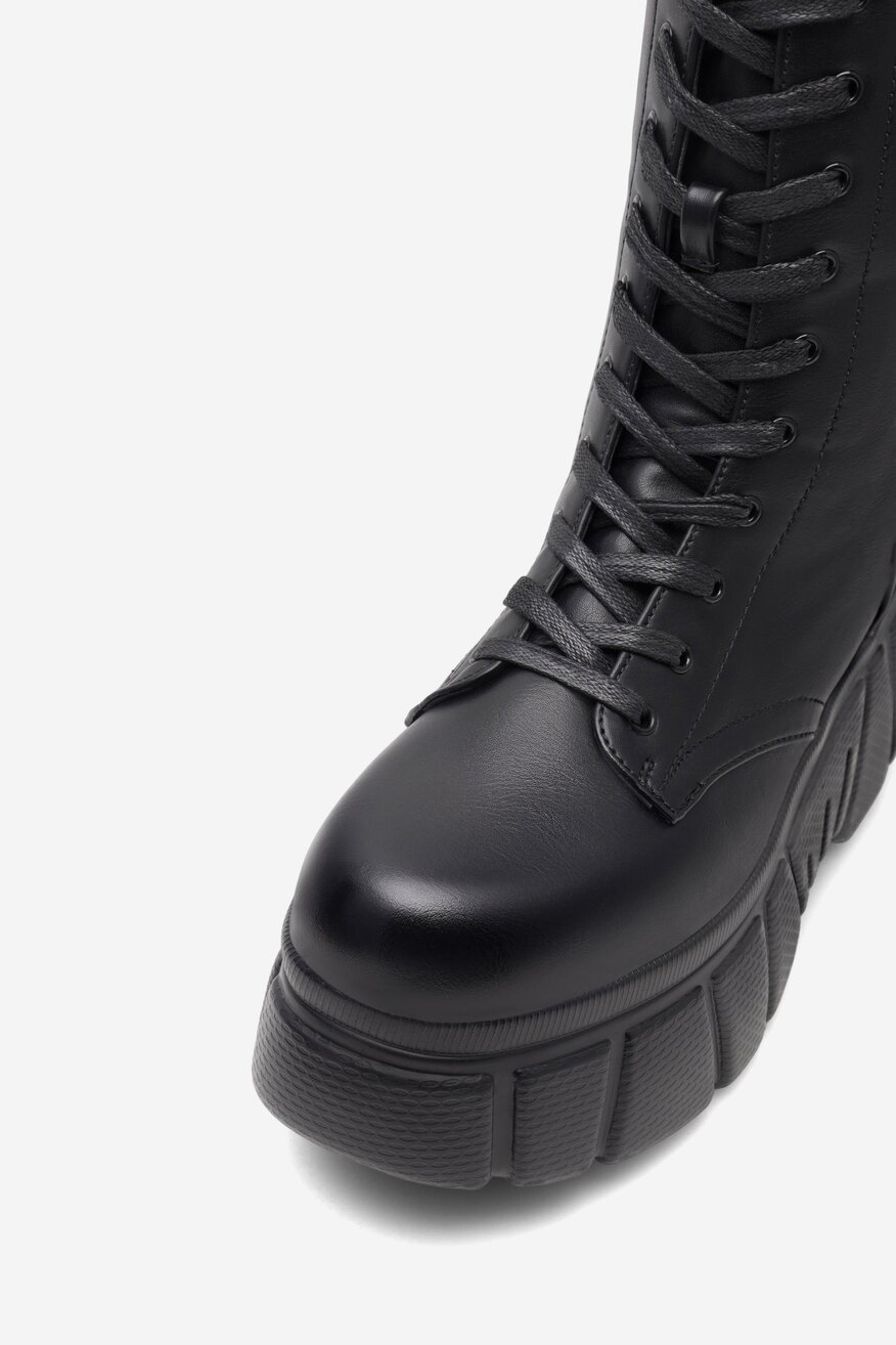 
                Bocanci DeeZee NEGRU - 5904862920450